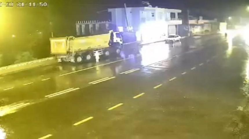 Otomobilin &ccedil;arptığı yaşlı yaya hayatını kaybetti