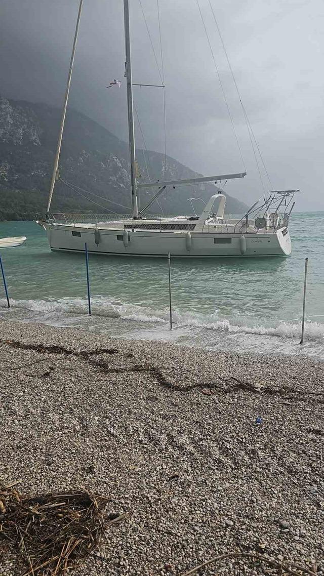 Akbük’te şiddetli fırtına ve sağanak hayatı olumsuz etkiledi 4