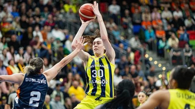 Breanna Stewart Fırtınası Yeniden Esiyor: Dünya Yıldızı Fenerbahçe Opet'te!