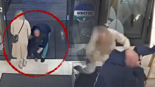 Küçücük çocuğu annesinin elinden kapıp kaçırmaya çalıştı! İtalya'da süpermarkette dehşet kamerada