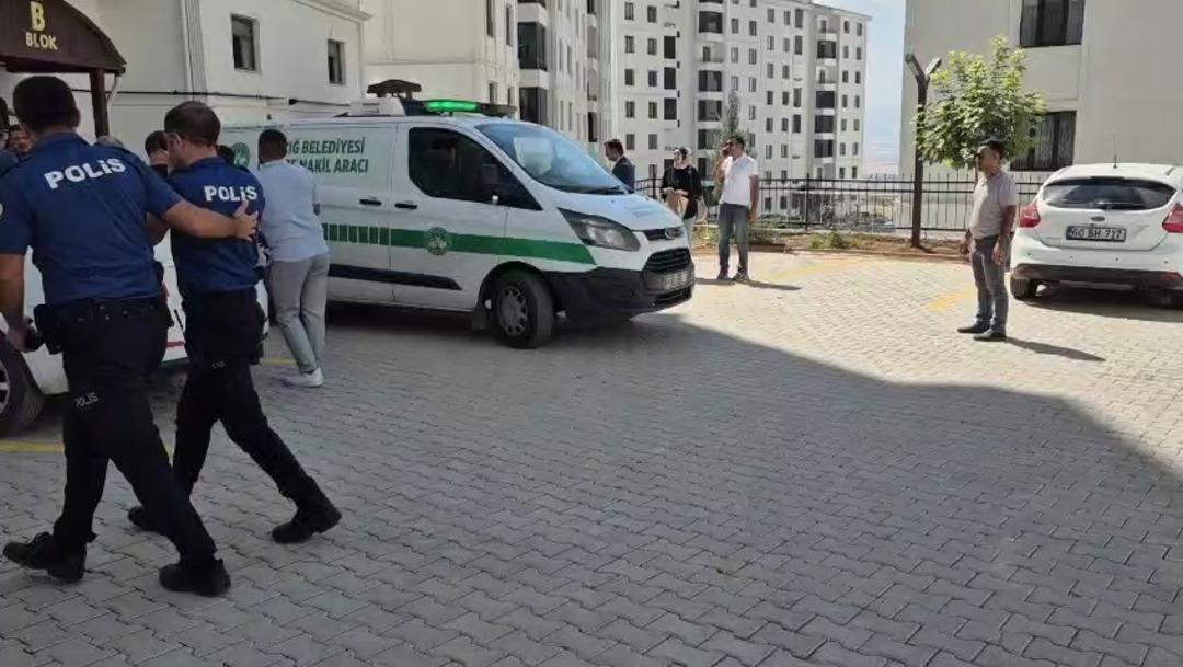 Başkomiser eşini evinde biriyle g&ouml;rm&uuml;şt&uuml;! Yaşanan cinayetle ilgili yeni gelişme:  &Ouml;ld&uuml;rmek i&ccedil;in değildi...  4