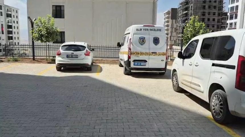 Başkomiser eşini evinde biriyle g&ouml;rm&uuml;şt&uuml;! Yaşanan cinayetle ilgili yeni gelişme: '&Ouml;ld&uuml;rmek i&ccedil;in değildi...'