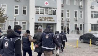 Ağrı&rsquo;da g&ouml;&ccedil;men ka&ccedil;ak&ccedil;ılığı operasyonu: 5 ş&uuml;pheli yakalandı