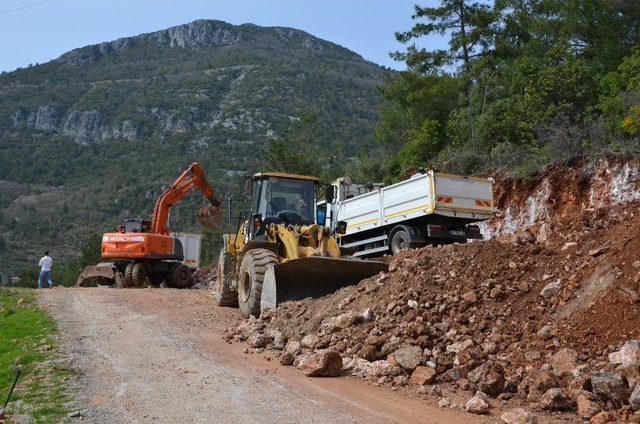 Alanya Uğurlu yolu genişletiliyor