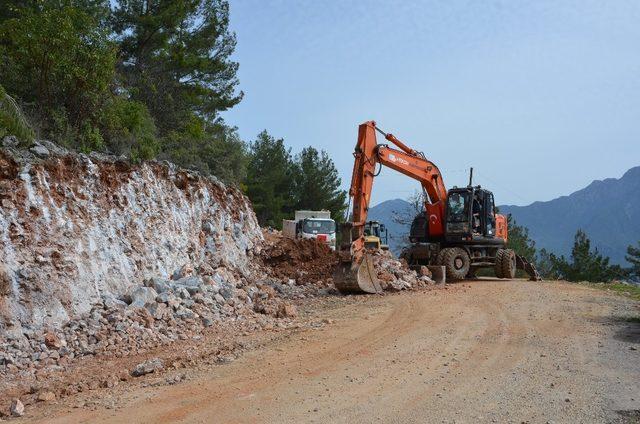 Alanya Uğurlu yolu genişletiliyor