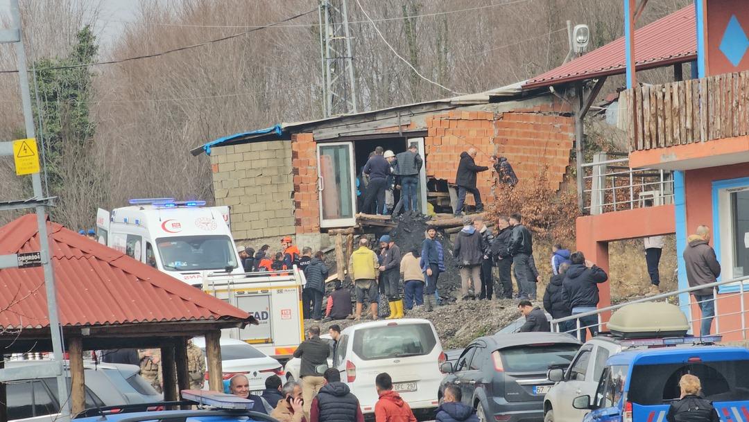 Zonguldak taki madende g&ouml;&ccedil;&uuml;k! 3 iş&ccedil;iden 1 i sağ kurtarıldı 1