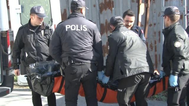 Gaziosmanpaşa’da şüpheli ölüm: Boş arazide erkek cesedi bulundu
