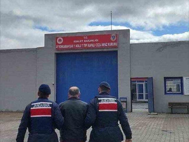 Jandarma aranması olan 57 kişiyi yakaladı