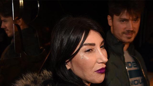 Hande Yener yüzüne piercing yaptırdı