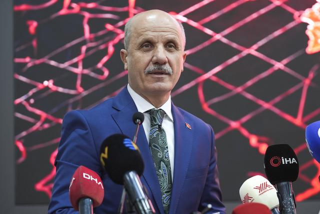 Y&Ouml;K Başkanı: &Uuml;niversite kontenjanları d&uuml;ş&uuml;r&uuml;lecek 1