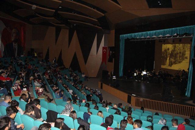 “Bir Destandır Çanakkale” konserine yoğun ilgi