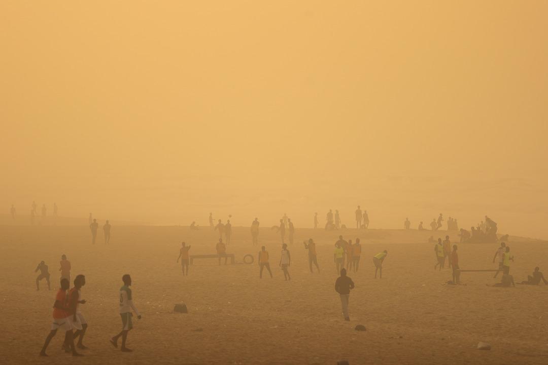 Sahra &Ccedil;&ouml;l&uuml; nden geldi! Senegal toz bulutlarıyla kaplandı 1