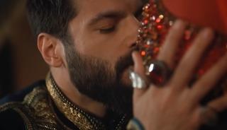 Gerdek sahnesi tepki &ccedil;ekti! 'Rezalet' 