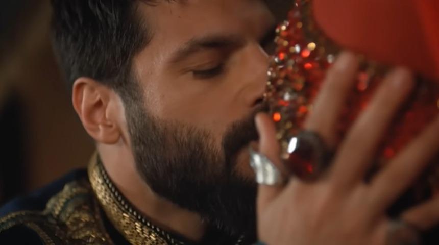 Mehmed: Fetihler Sultanı'ndaki gerdek sahnesine eleştiri yağdı! 'Rezalet' 