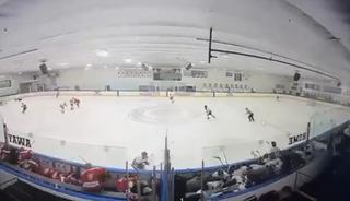 ABD&rsquo;de buz hokeyi ma&ccedil;ında dehşet!