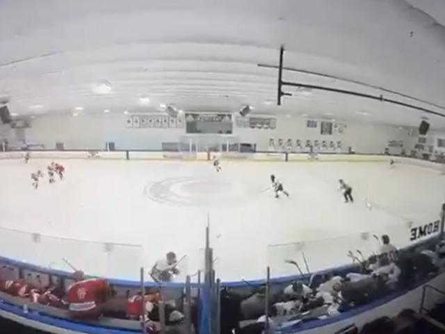 ABD&rsquo;de buz hokeyi ma&ccedil;ında dehşet!