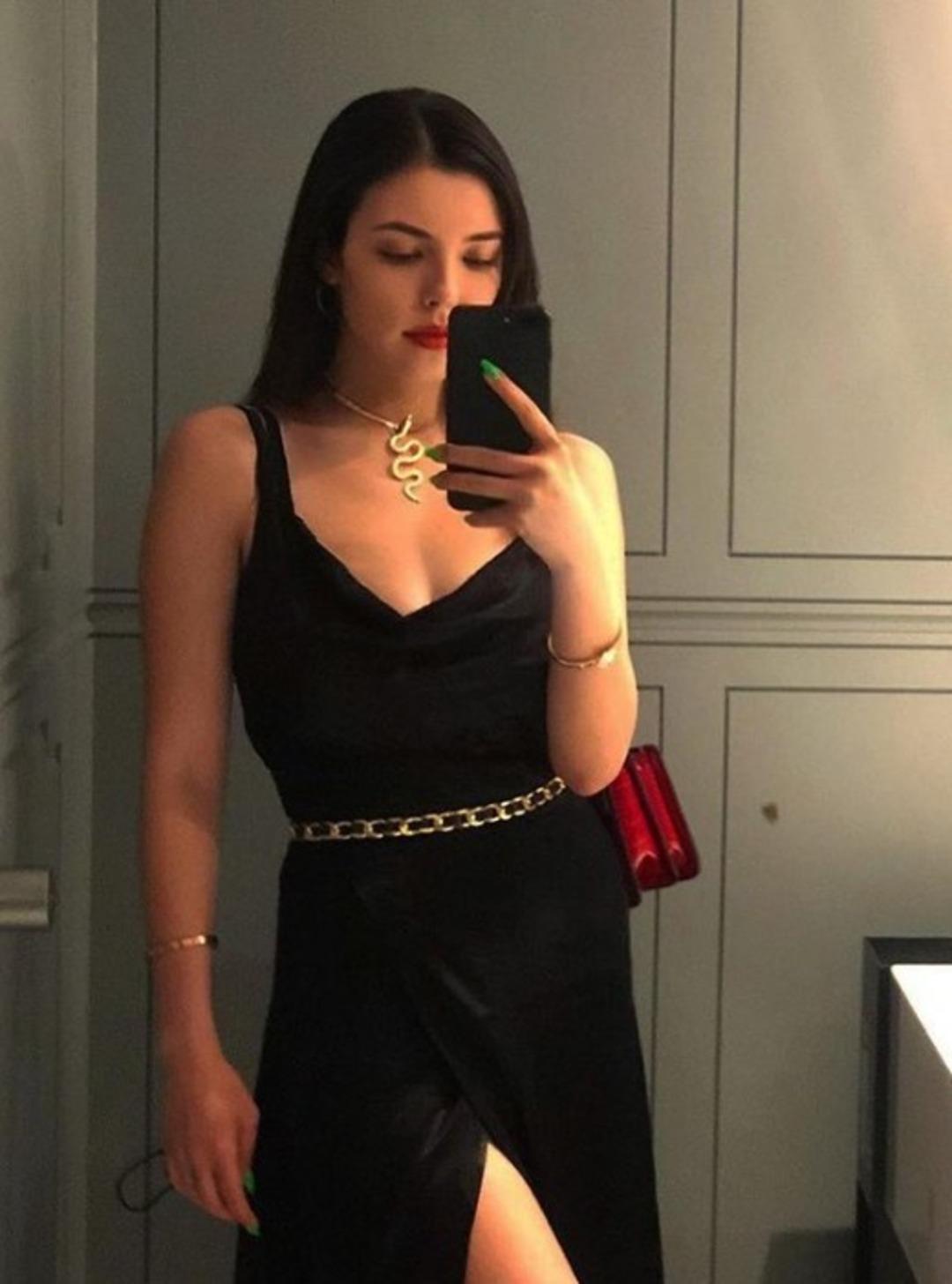 Mesajları ifşa etmişti! Hakan Sabancı nın eski aşkı da listede! Gece yarısı g&ouml;zaltına alındı 2