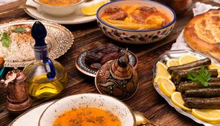 Sahurda tok tutan besinleri a&ccedil;ıkladı: Sağlıklı iftar sofrası nasıl kurulur?