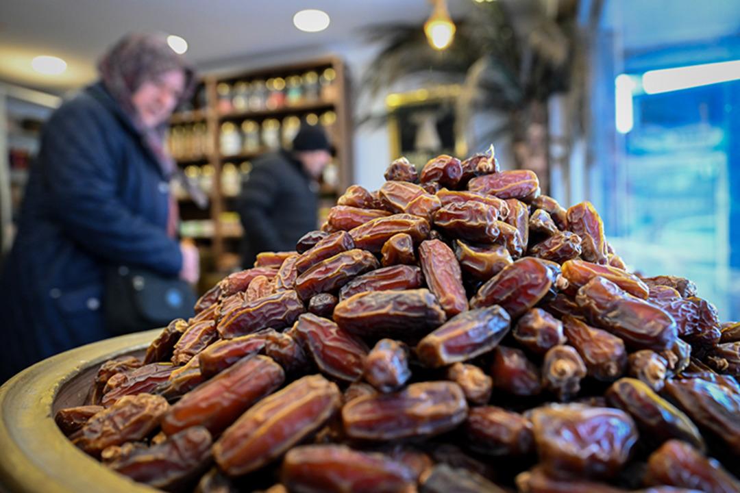 Buzdolabında saklanan, a&ccedil;ıkta satılan hurmada   kanserojen  k&uuml;f riski! 3