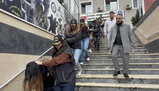 İstanbul'da "sahte oturum belgesi dolandırıcılığı" operasyonunda yakalanan 11 ş&uuml;pheli adliyede