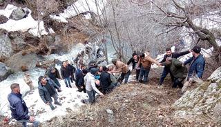 Otomobil u&ccedil;uruma yuvarlandı: 3 &ouml;l&uuml; 5 ağır yaralı