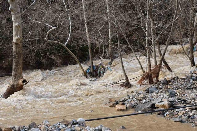 Selin ardından oluşan plastik atıklar dikkat &ccedil;ekti 1