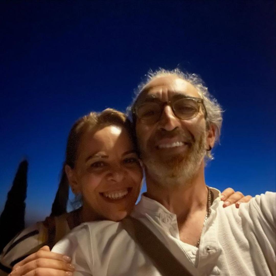 &Uuml;nl&uuml; y&ouml;netmenle aşk yaşıyor! Fırat Tanış aşka geldi 1