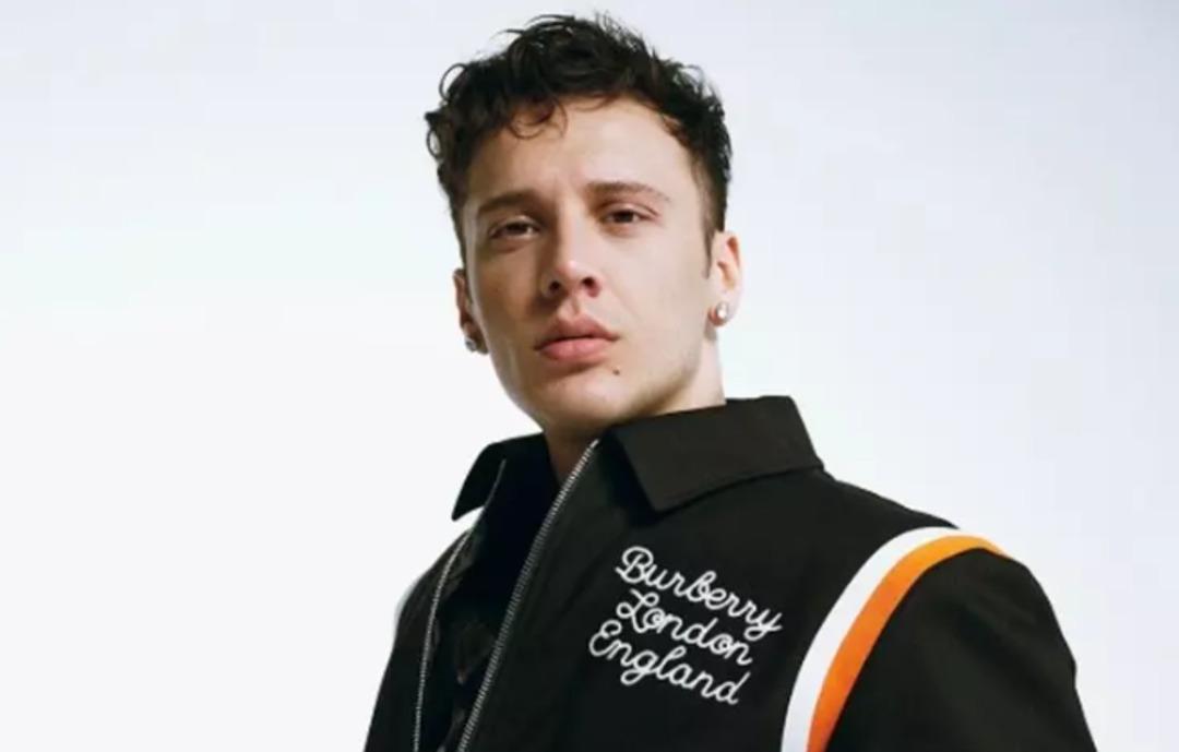 &Uuml;nl&uuml; şarkıcı Edis hakkında yakalama kararı!  1