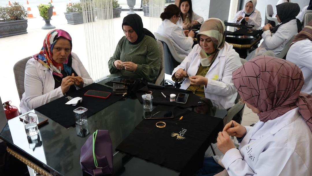 Türkiye’nin tek orijinal takısı: Şevval Sam’dan Trabzon hasırına UNESCO çağrısı 6