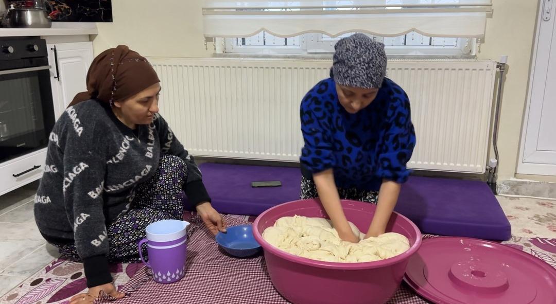 3 kız kardeşin tandır başında Ramazan hazırlığı başladı 2