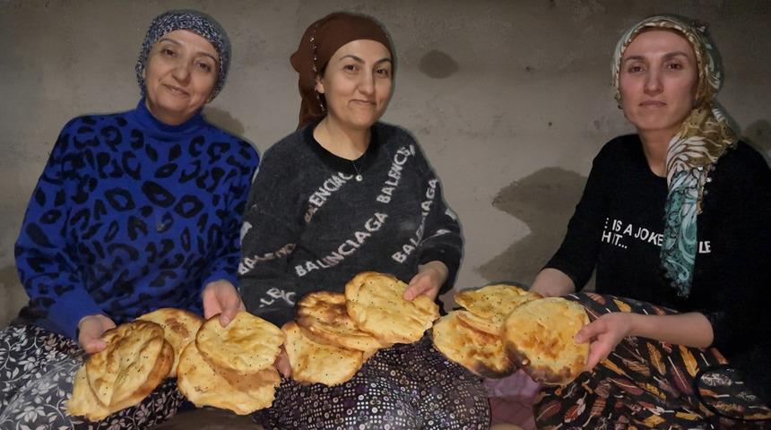 3 kız kardeşin tandır başında Ramazan hazırlığı başladı