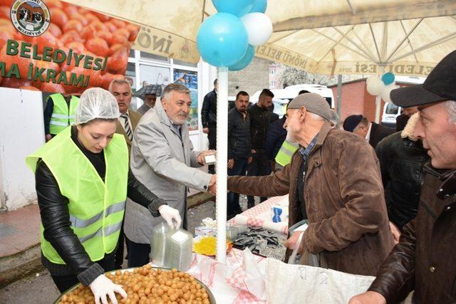 İnönü Belediyesi’nden lokma ikramı