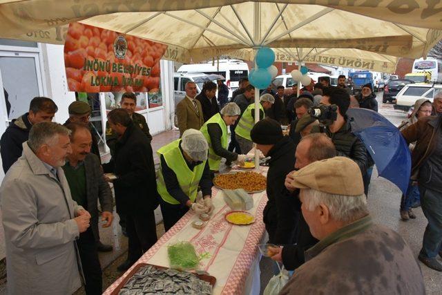 İnönü Belediyesi’nden lokma ikramı