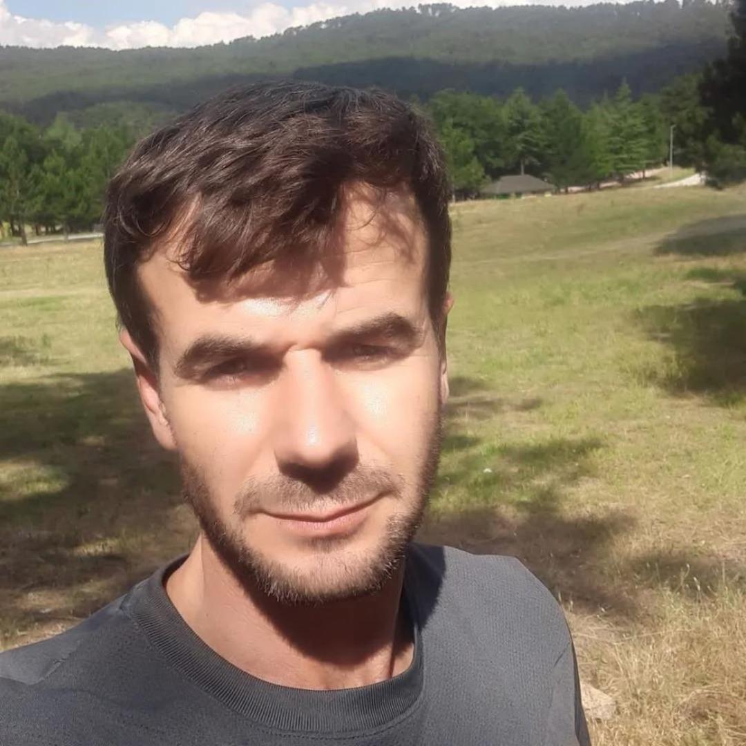 Tomruk bi&ccedil;me makinesinin &uuml;st&uuml;ne d&uuml;şen iş&ccedil;i hayatını kaybetti 1