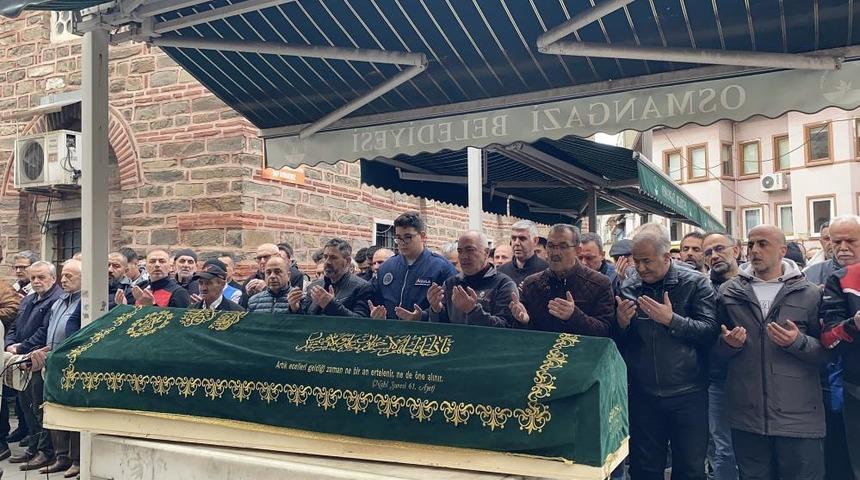 Bursa'daki feci kazada hayatını kaybeden gen&ccedil; adam g&ouml;zyaşlarıyla uğurlandı