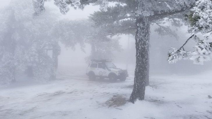 Burası Ege! Spil Dağı'nda kar kalınlığı 10 santimetreyi geçti G2