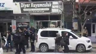 Gaziantep'te silahlı, maskeli ve biber gazlı kuyumcu soygunu: 1 kilo altın çalan 2 soyguncu yakalandı