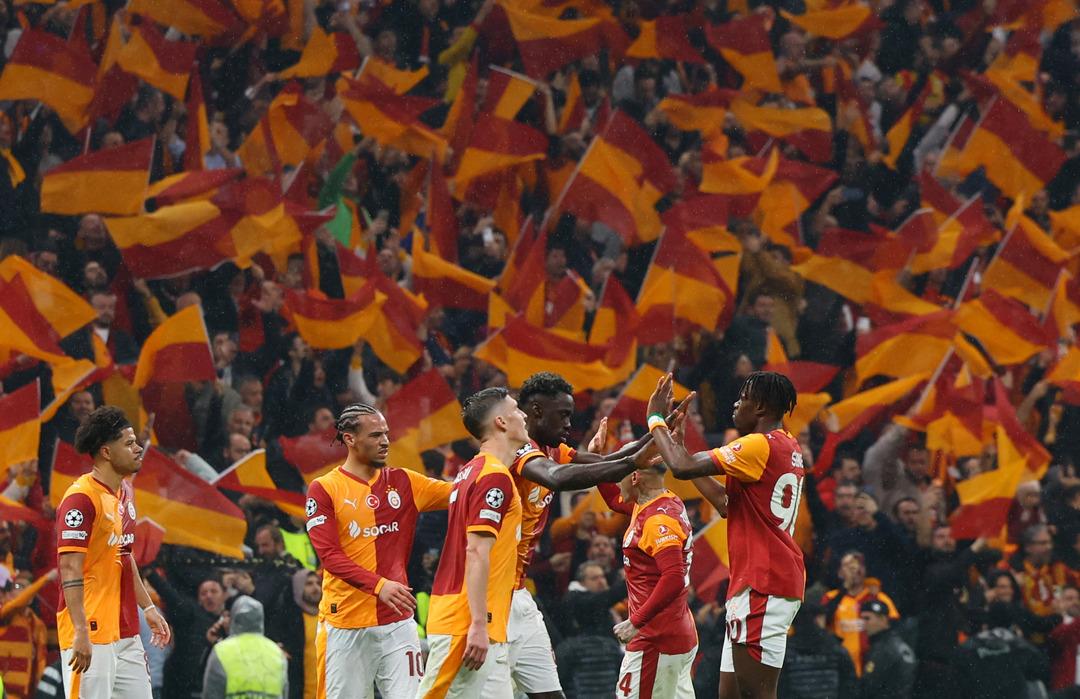 İtalyan taraftarlar neye uğradığını şaşırdı: Galatasaray mağlubiyeti sonrası tepkiler &ccedil;ığ gibi! "Daha ka&ccedil; gol yiyeceğiz"