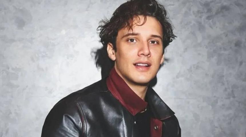 Hakkında yakalama kararı &ccedil;ıkarılan şarkıcı Edis: "İ&ccedil;im rahat, sizin de i&ccedil;iniz rahat olsun"