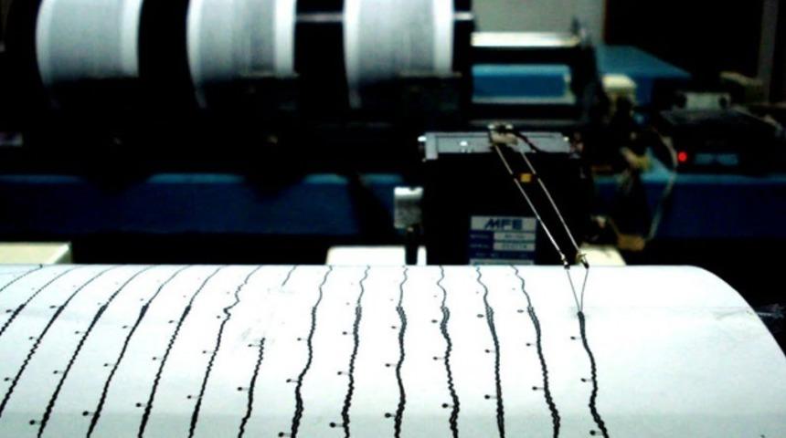 Papua Yeni Gine'de 7.2 büyüklüğünde deprem!