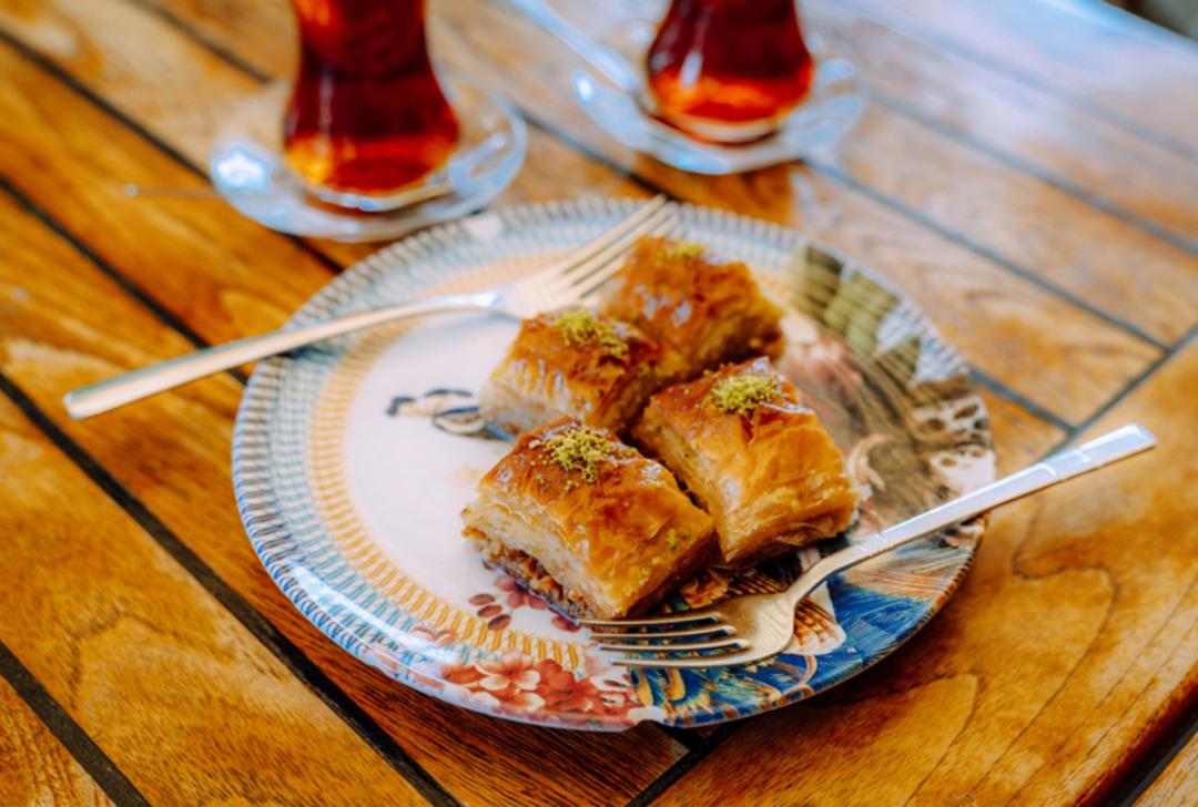 Ramazan&rsquo;da şişkinliği ve tatlı krizini bı&ccedil;ak gibi kesen y&ouml;ntem! Beslenme uzmanından sahur rehberi 4