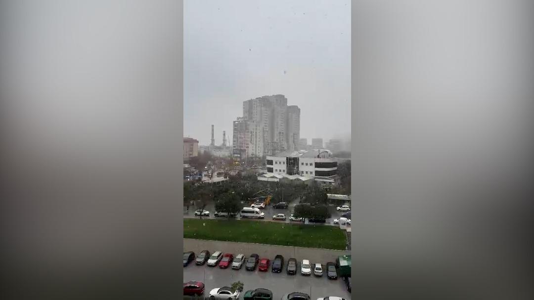 İstanbul da kar yağışı başladı! İşte ilk g&ouml;r&uuml;nt&uuml;ler... 2