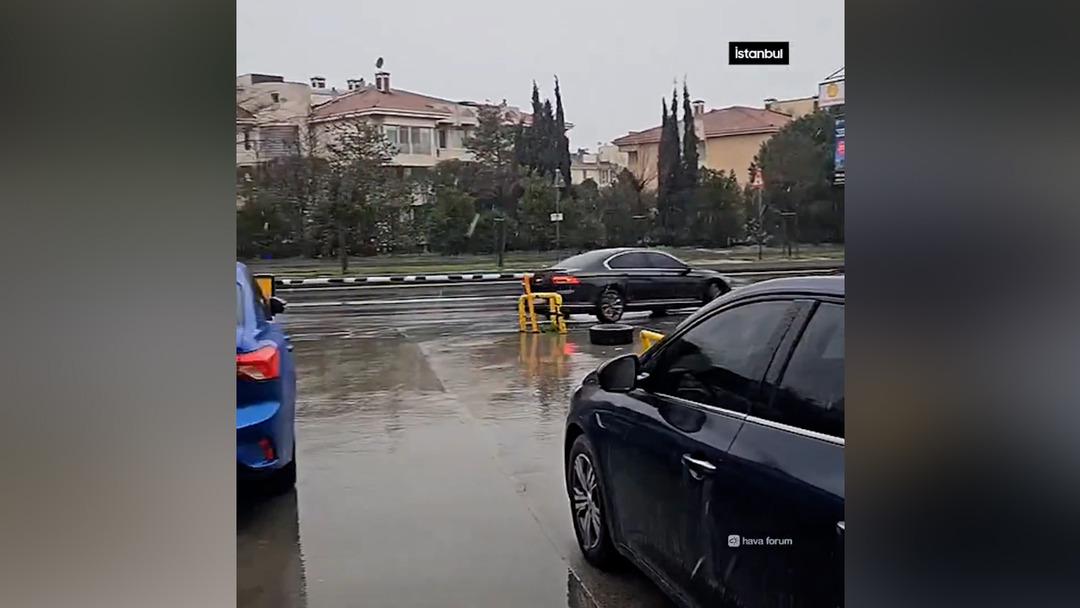 İstanbul da kar yağışı başladı! İşte ilk g&ouml;r&uuml;nt&uuml;ler... 6