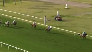 At yarışında 'Mister MMMMM' rüzgarı! Spikerin anlatımı sosyal medyayı salladı