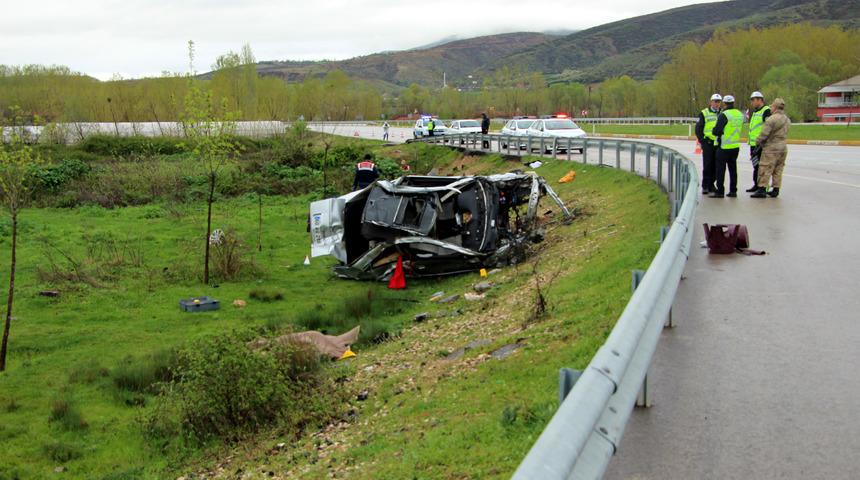 Tokat'ta otomobil takla attı: Serkan ve Elif &ouml;ld&uuml;