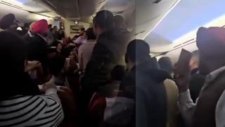 Hindistan uçağında 'tuvalet' krizi! Yüzlerce yolcu kullanınca...
