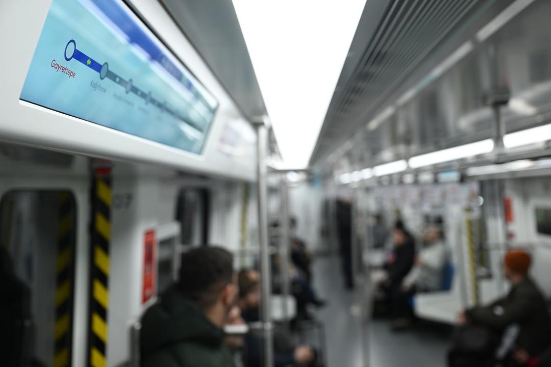 T&uuml;rkiye nin en hızlı metrosundan yeni rekor geldi! Bakan Uraloğlu tarihi duyurdu 5