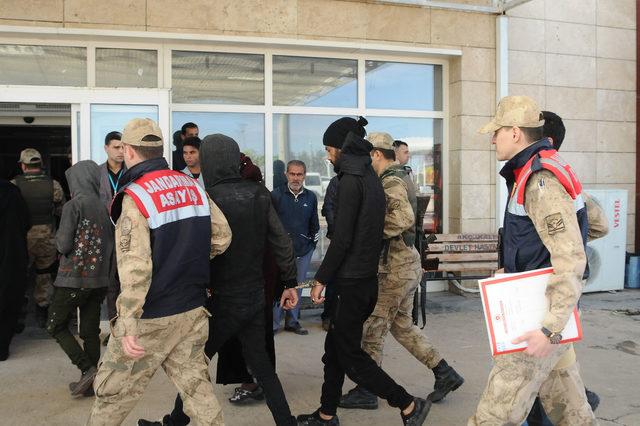 Akçakale'de terör operasyonu: 6 gözaltı