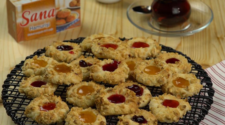 Yeni enfes ikili: Reçelli Çay Kurabiyesi