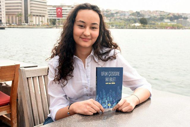 Liseli Elif Naz'ın 15 yaşındayken yazdığı roman yayımlandı